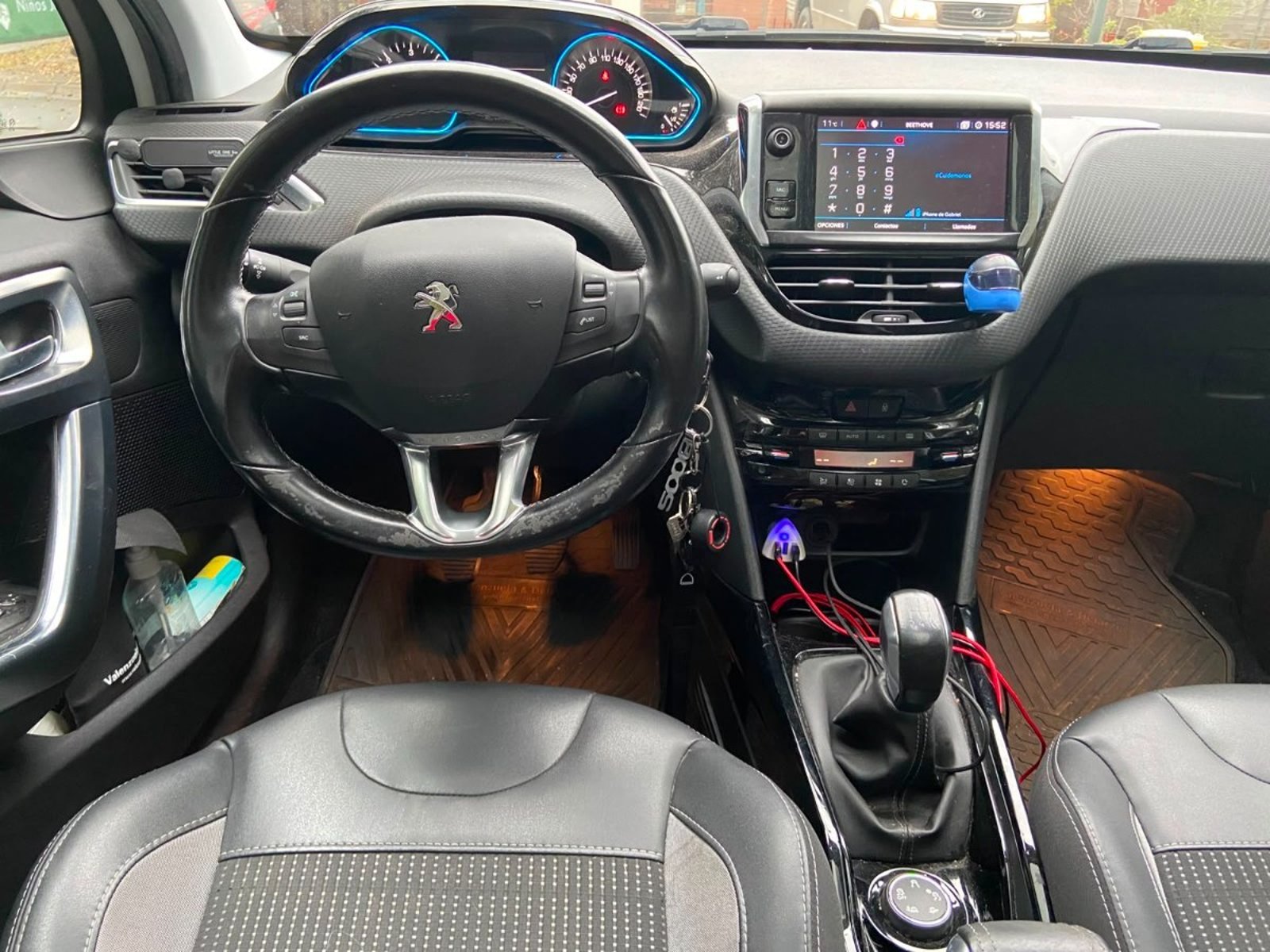 Peugeot 2008 1.6 ALLURE BLUE-HDI DIESEL 4X2 100HP MT 5P 2018 - Imagen 8 de 10