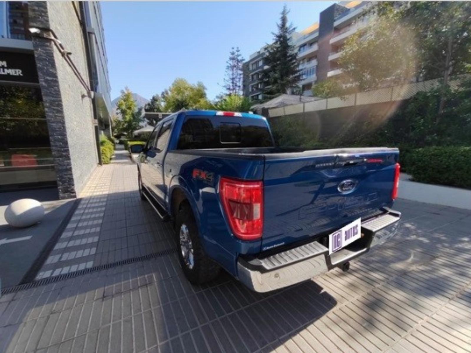 Ford F-150 5.0 Double Cab XLT 4WD 2023 - Foto 4 de 10