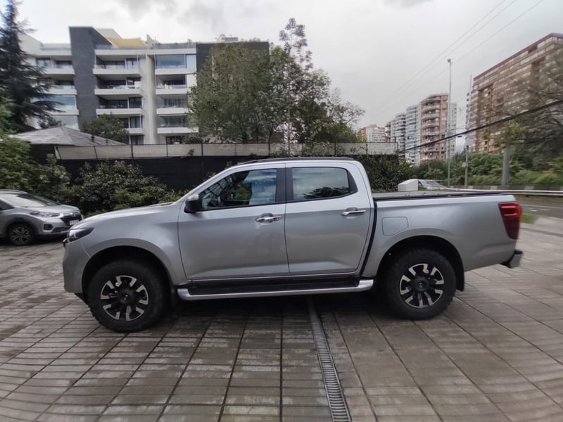 Mazda BT-50 3.0 HIGH PLUS DIESEL 4X4 DOB.CAB. 6AT 4P 2025 - Imagen 6 de 10