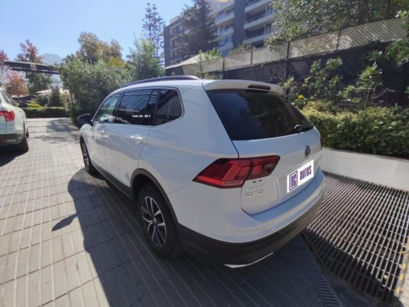 Volkswagen TIGUAN 2.0 TDI DSG Comfortline Aut 4Motion 7A 2019 - Imagen 4 de 10