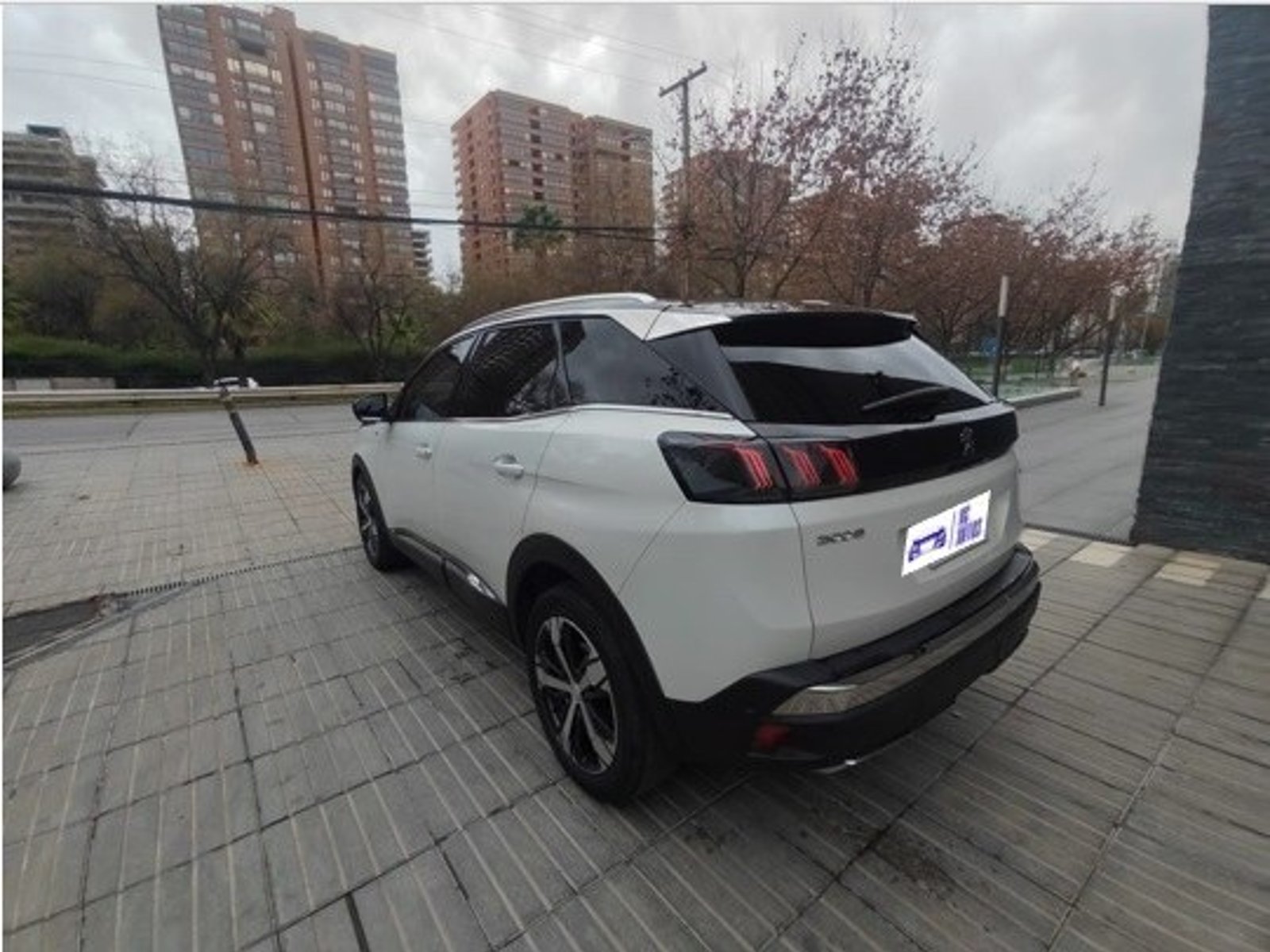 Peugeot 3008 1.6 GT-LINE PURETECH 4X2 180 EAT8 5P 2021 - Foto 4 de 10