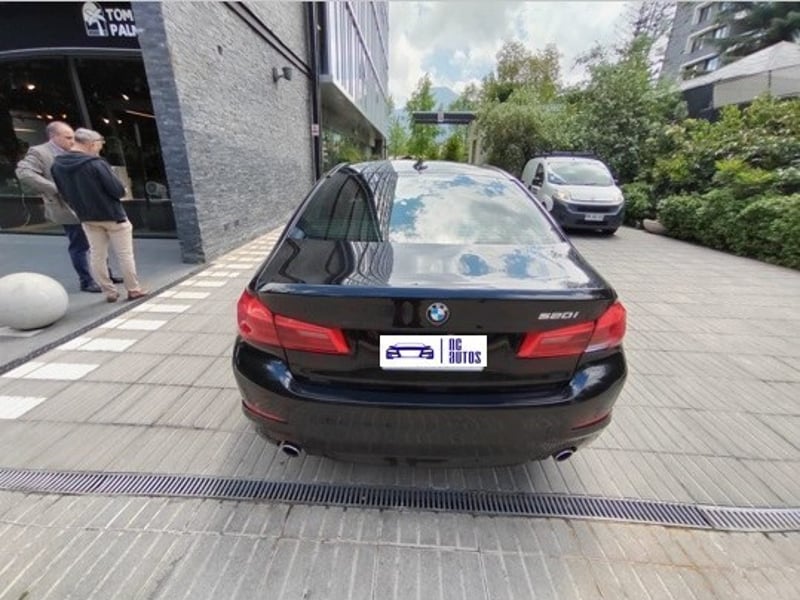 BMW 520I 2.0 EXECUTIVE 4X2 AT 5P 2019 - Imagen 8 de 10