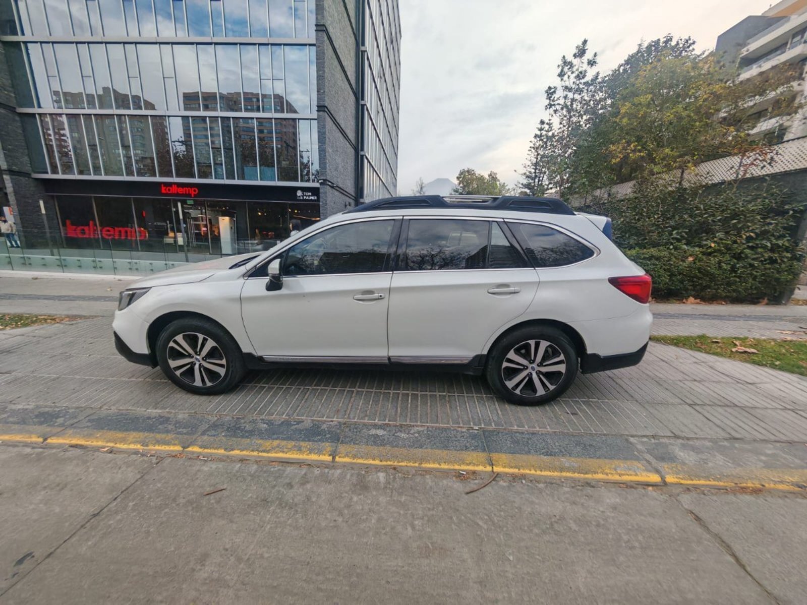 Subaru NEW OUTBACK 2.5I CVT LIMITED AWD AT 5P 2018 - Imagen 4 de 10