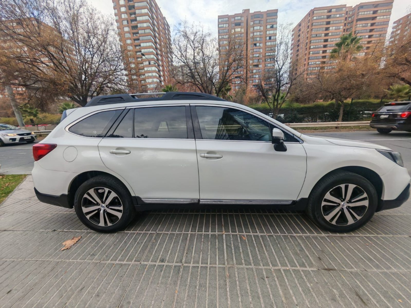 Subaru NEW OUTBACK 2.5I CVT LIMITED AWD AT 5P 2018 - Imagen 3 de 10