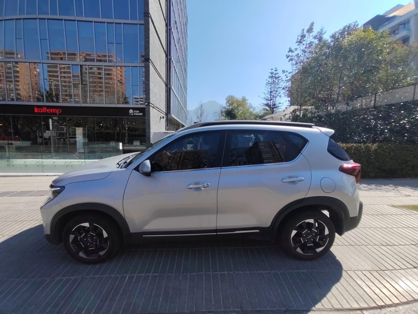 Kia SONET 1.5 EX 4X2 IVT AT 5P 2025 - Imagen 6 de 10