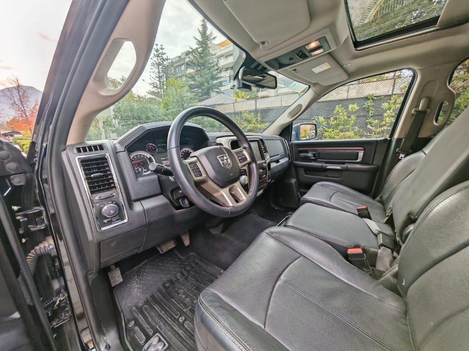 RAM 1500 LARAMIE CREW CAB 4X4 DIESEL 2020 - Imagen 10 de 10