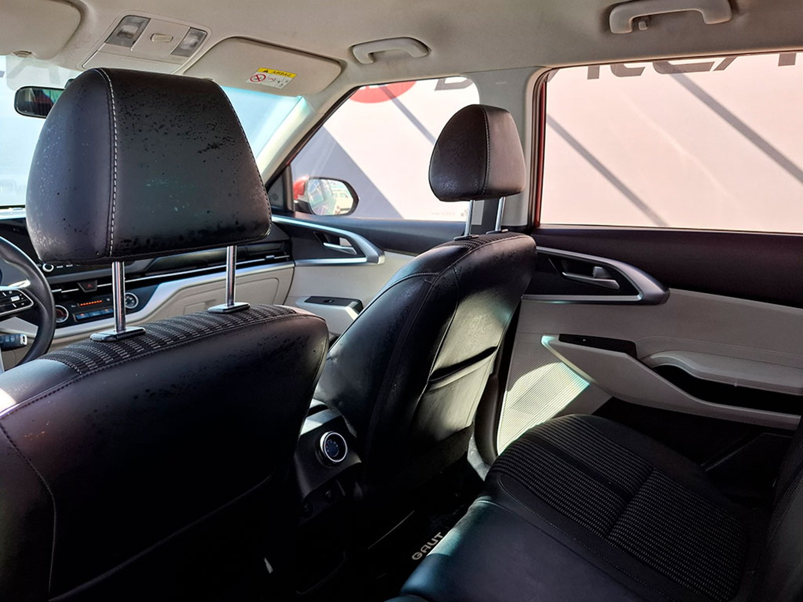 Kia CARENS LX 1.5 2023 - Imagen 11 de 20