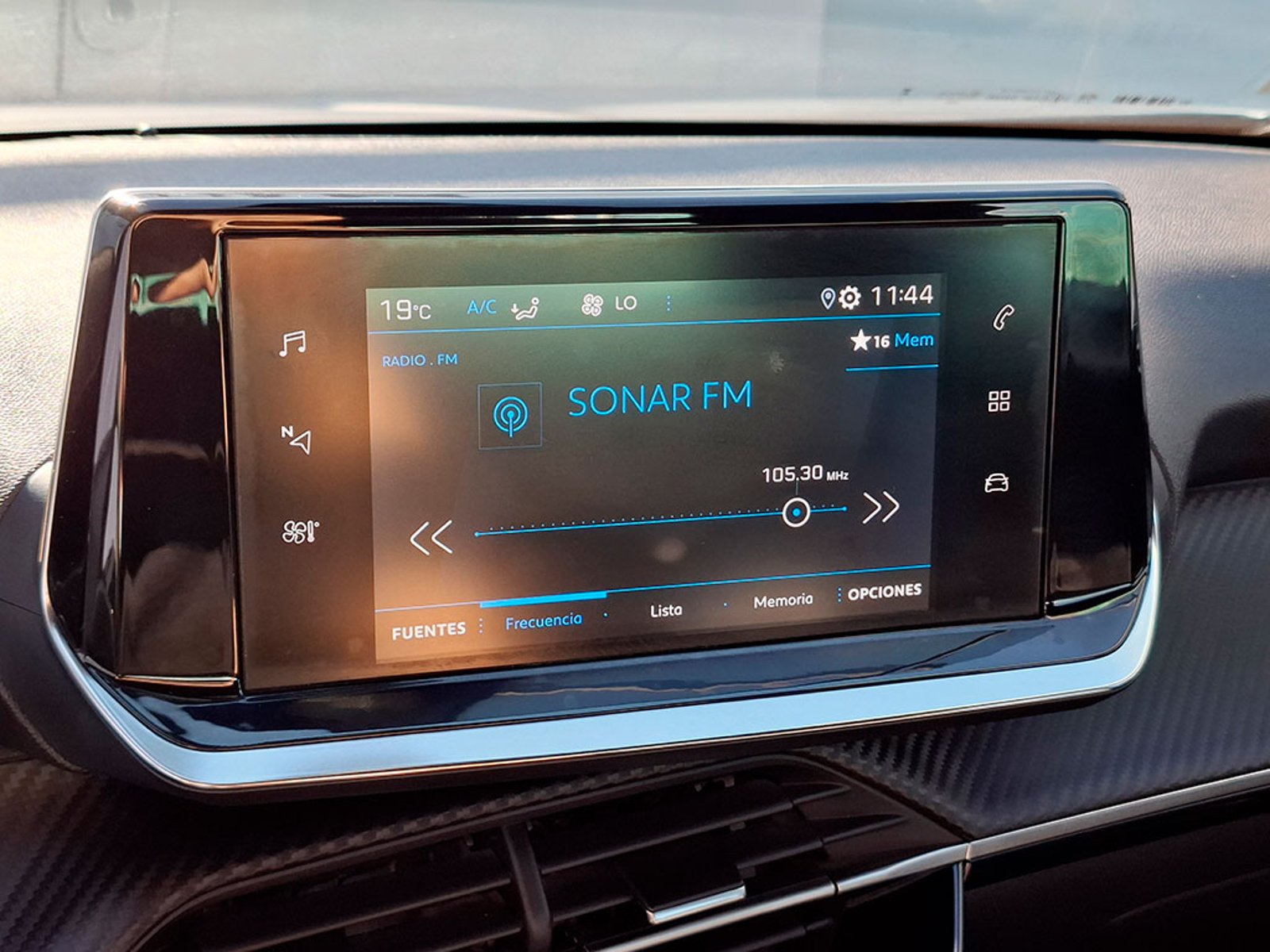 Peugeot 2008 PURETECH 1.2 MT 2019 - Imagen 11 de 20