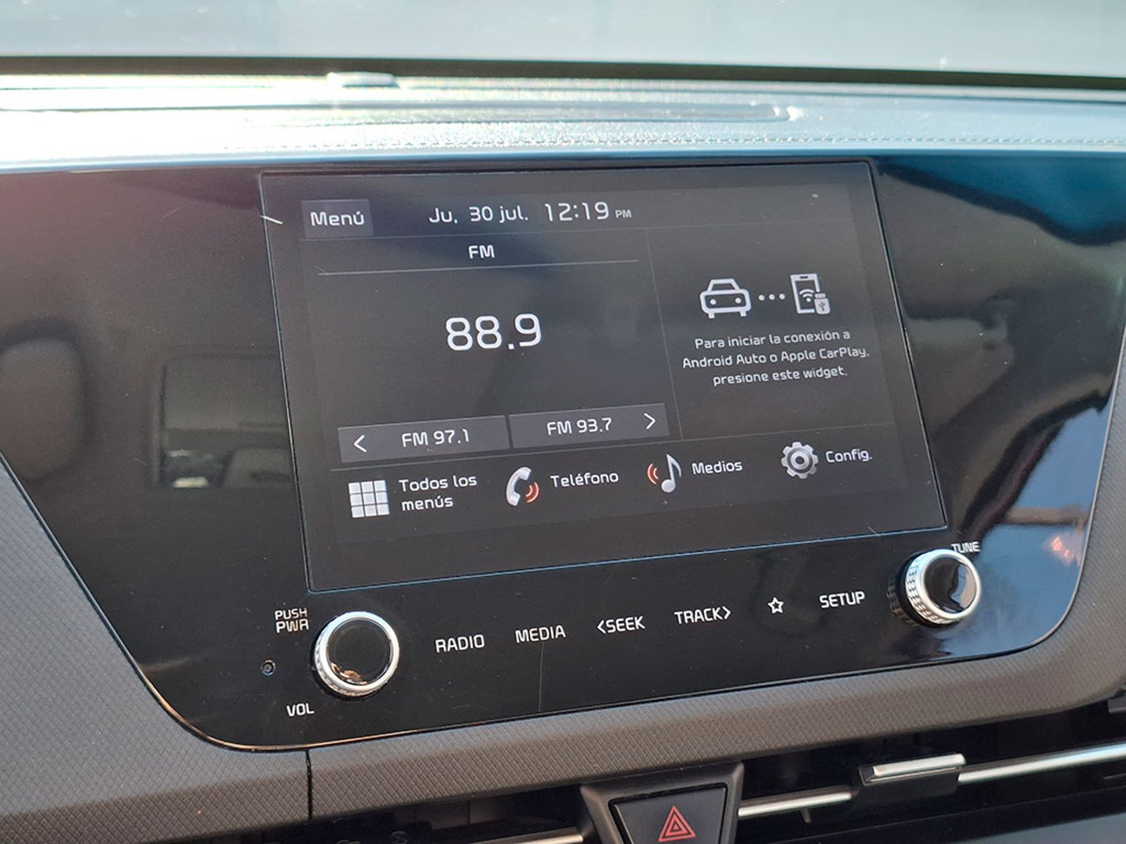 Kia CARENS LX 1.5 2023 - Imagen 19 de 20