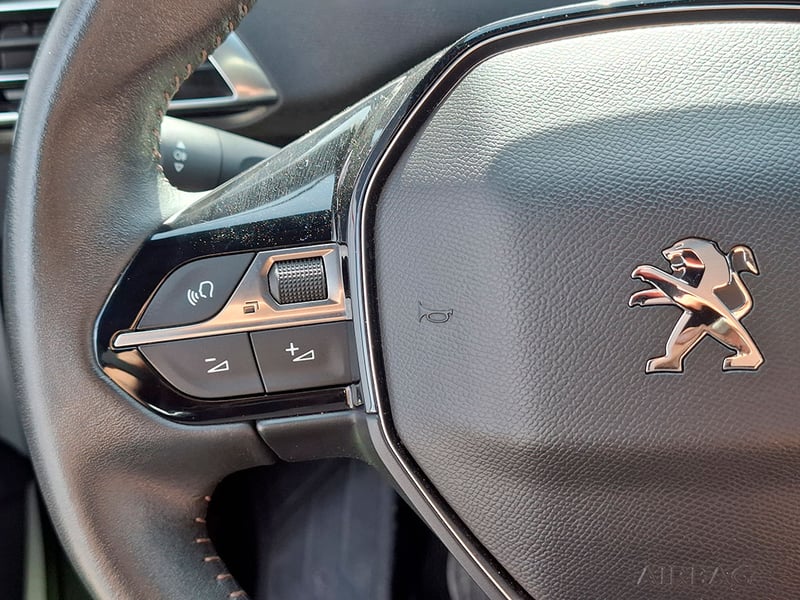 Peugeot 3008 PURETECH 1.2L 2024 - Imagen 11 de 20