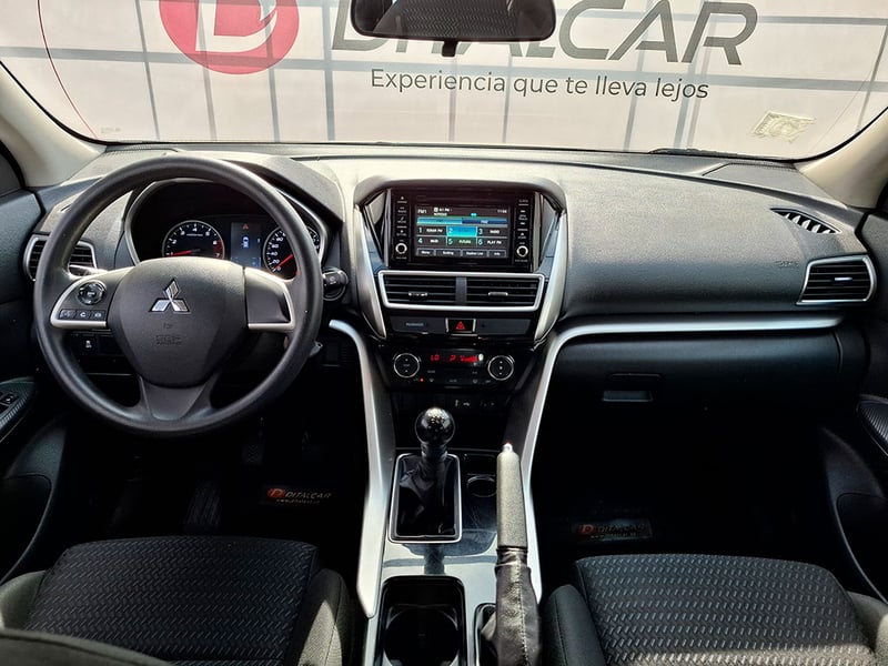 Mitsubishi ECLIPSE CROSS RX 1.5 2019 - Imagen 13 de 20