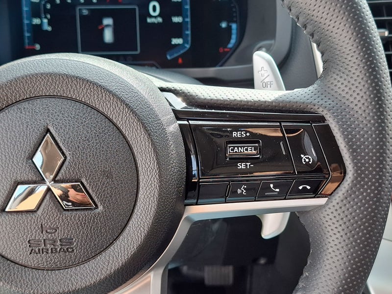 Mitsubishi NEW MONTERO SPORT 3.0 2WD AT 2025 - Imagen 12 de 20