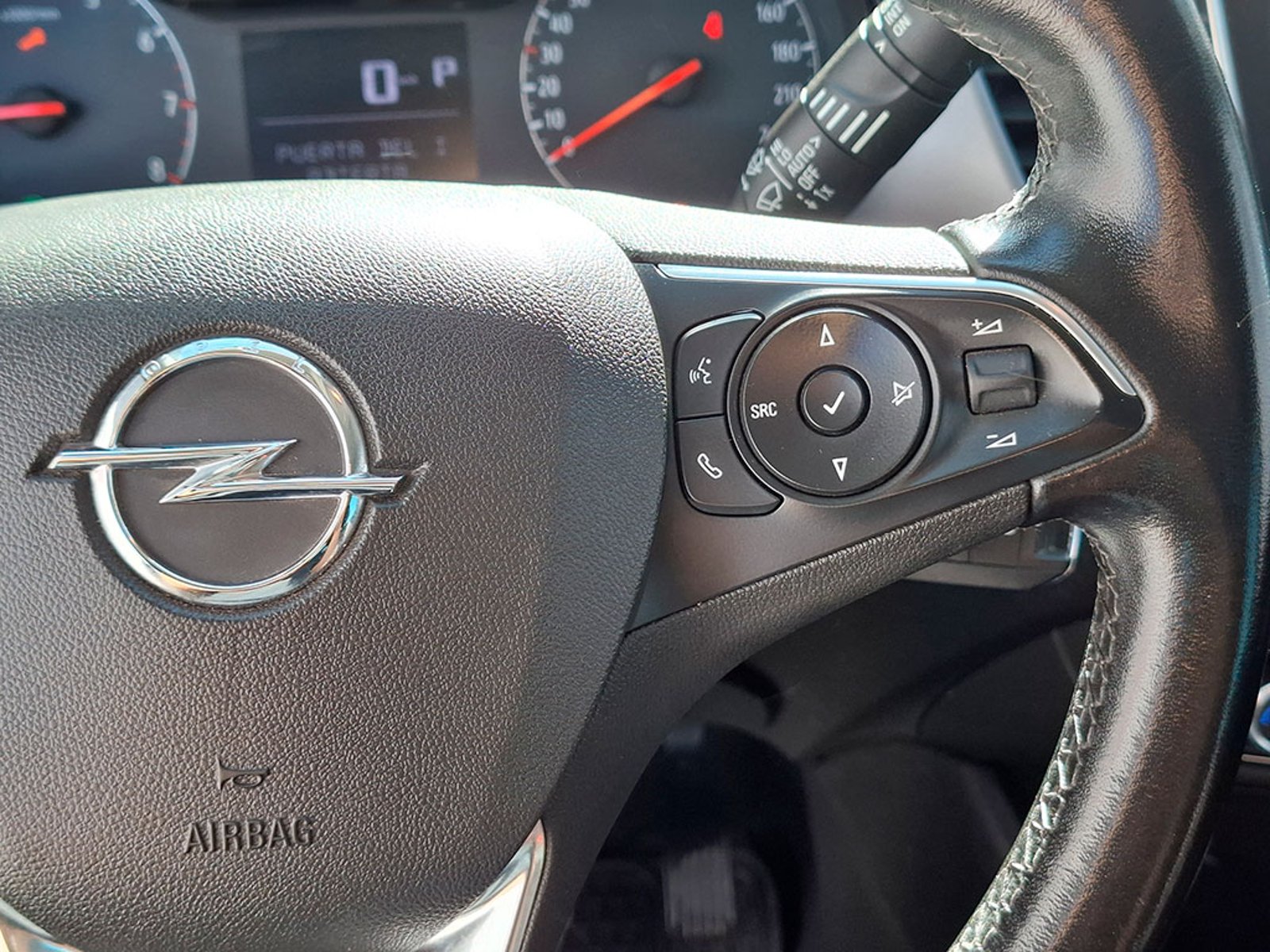 Opel CROSSLAND 1.2 AT 2023 - Imagen 12 de 20