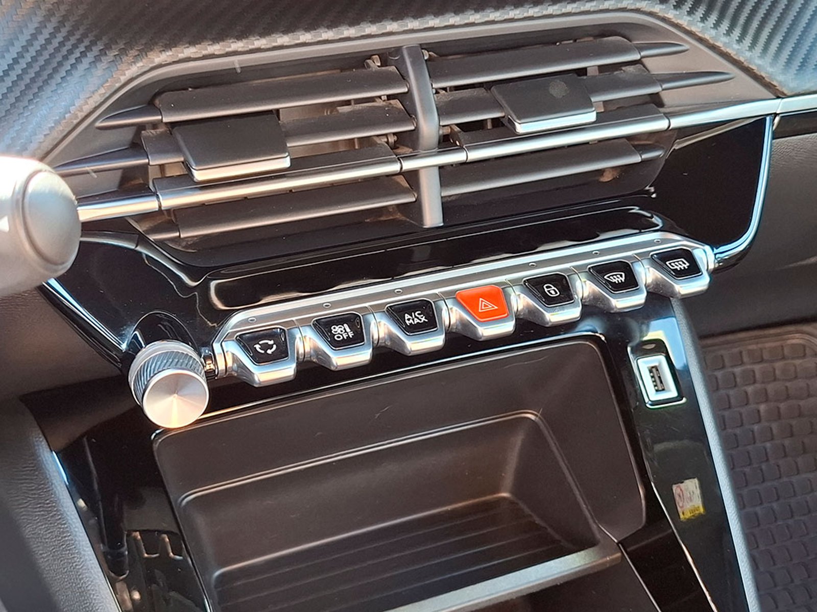 Peugeot 2008 PURETECH 1.2 MT 2019 - Imagen 12 de 20
