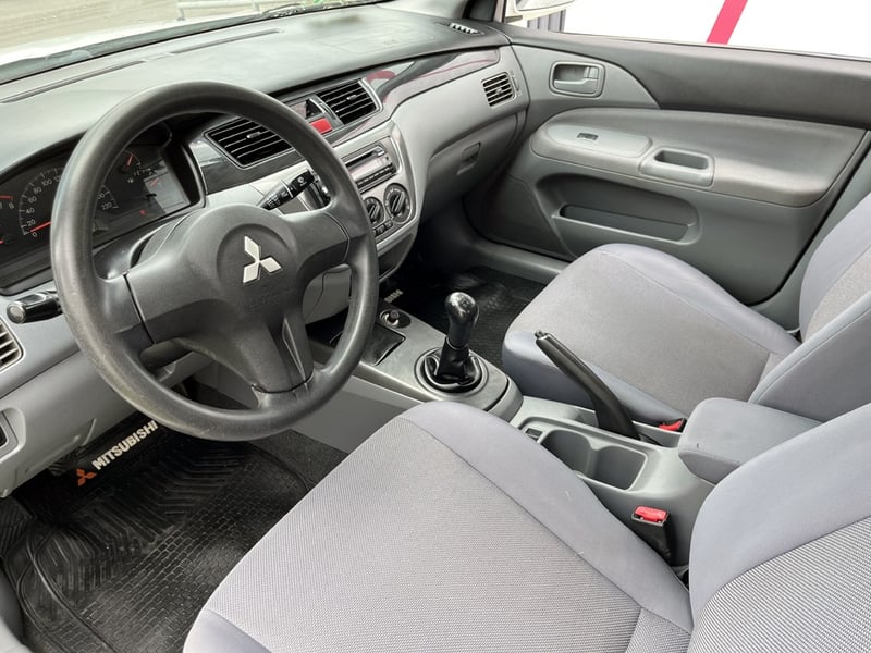Mitsubishi LANCER 1.6 GLX 2010 - Imagen 14 de 20