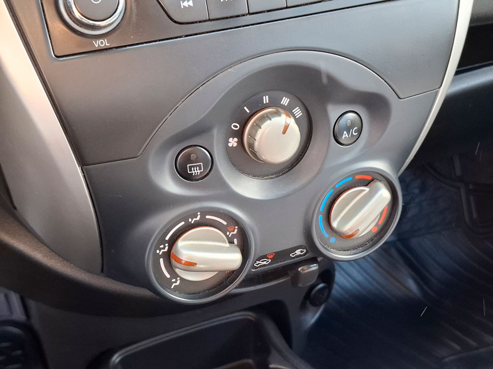 Nissan MARCH SPORT 1.6 2018 - Imagen 14 de 19