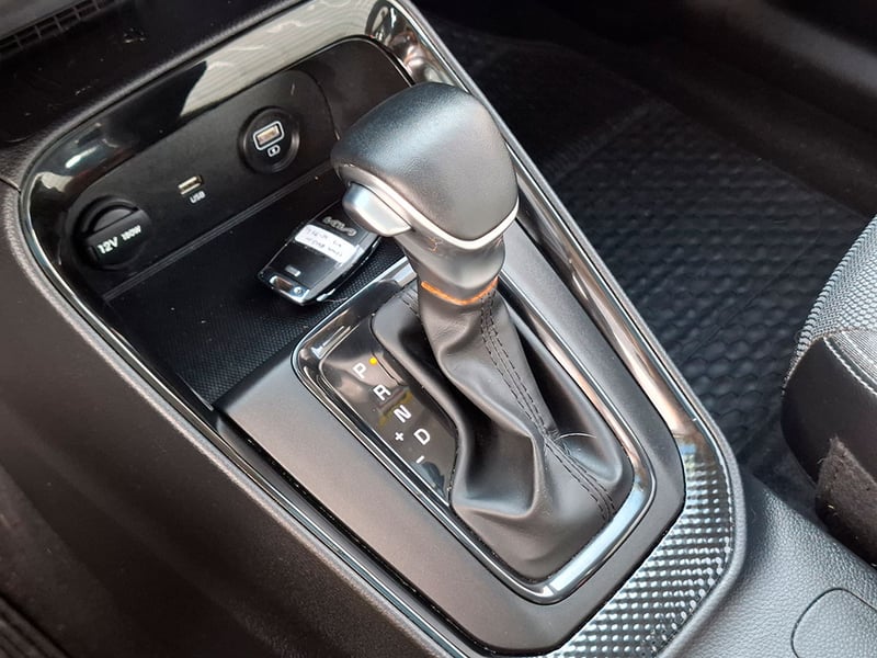 Kia SONET 1.5 MT 2023 - Imagen 17 de 20