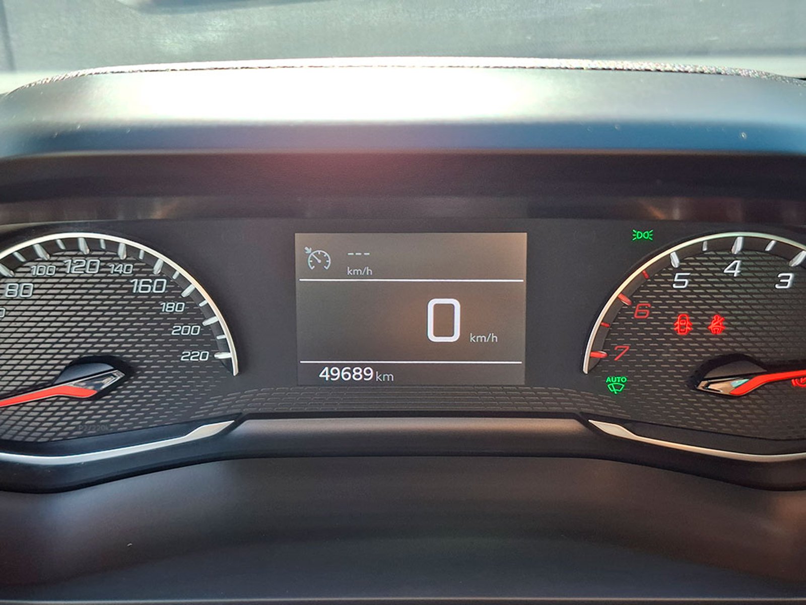 Peugeot 2008 PURETECH 1.2 MT 2019 - Imagen 8 de 20