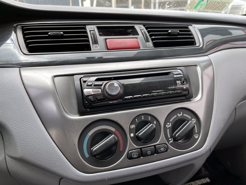 Mitsubishi LANCER 1.6 GLX 2010 - Imagen 20 de 20