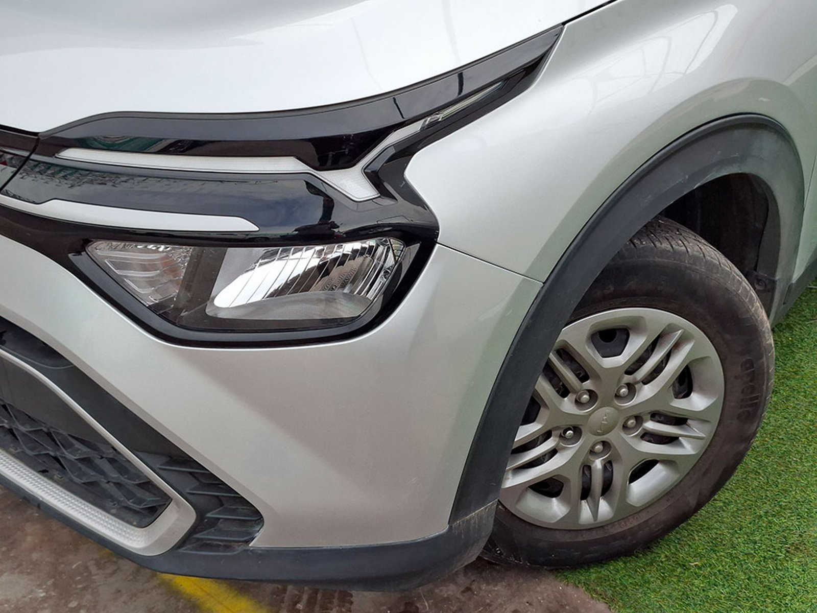 Kia CARENS LX 2.0 2023 - Foto 5 de 20