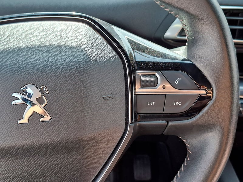 Peugeot 3008 PURETECH 1.2L 2024 - Imagen 12 de 20