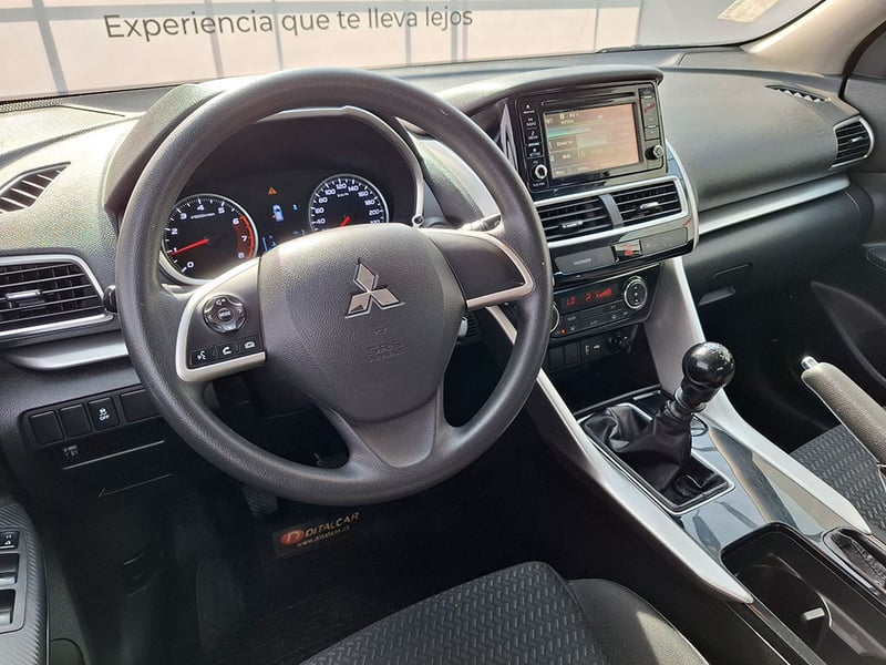 Mitsubishi ECLIPSE CROSS RX 1.5 2019 - Imagen 14 de 20