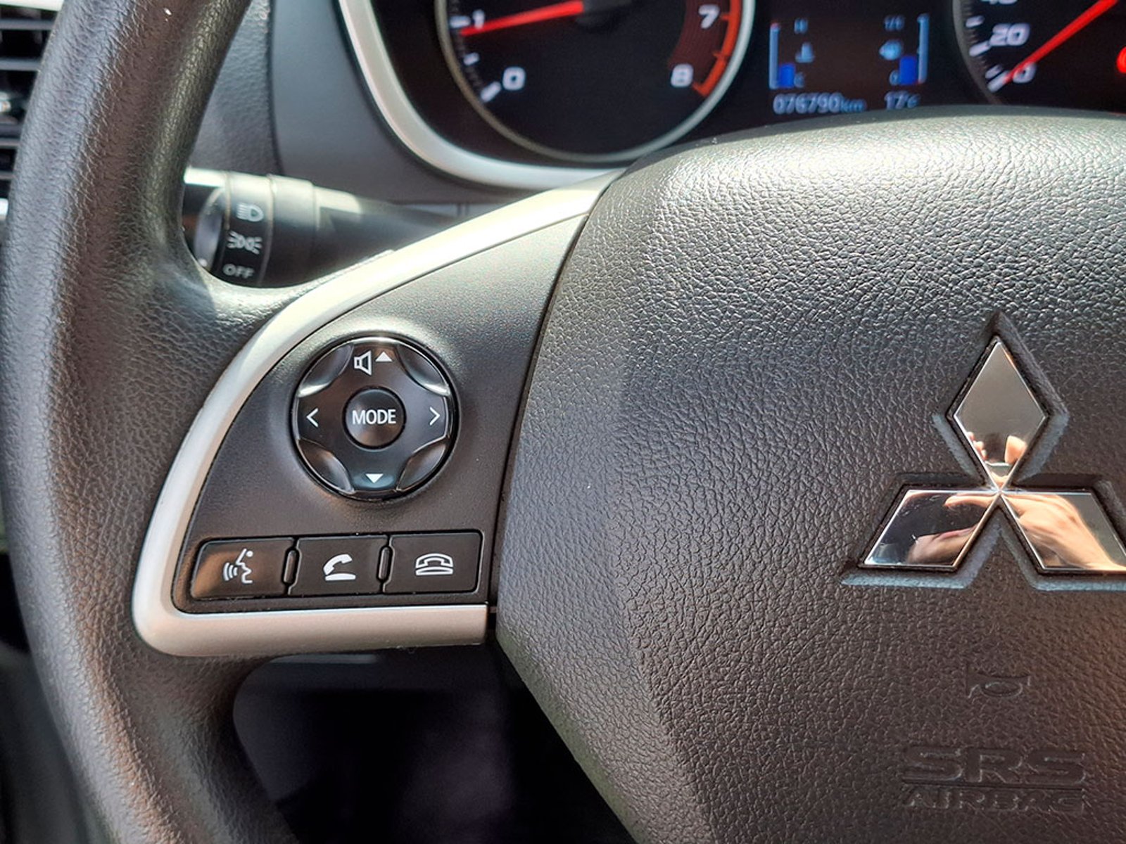 Mitsubishi ECLIPSE CROSS RX 1.5 2019 - Imagen 15 de 20