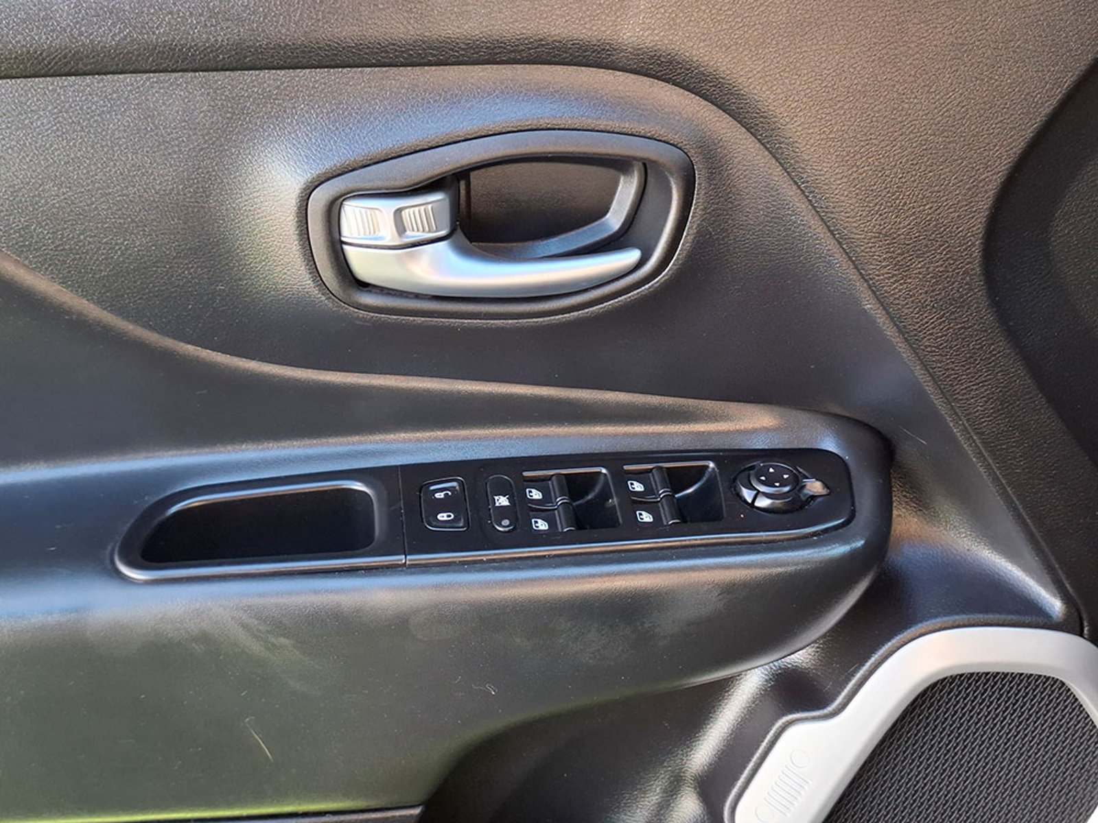 Jeep RENEGADE LONGITUDE 4×2 AT 2021 - Imagen 14 de 20