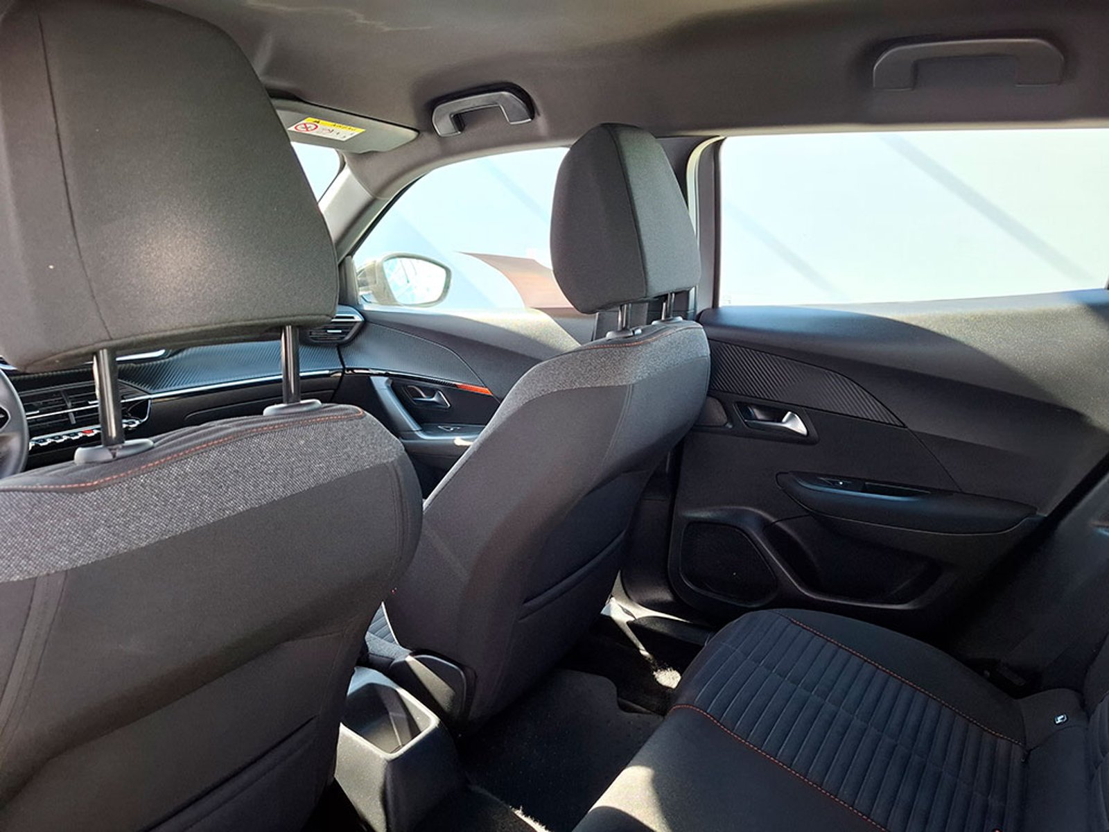 Peugeot 2008 PURETECH 1.2 MT 2019 - Imagen 18 de 20