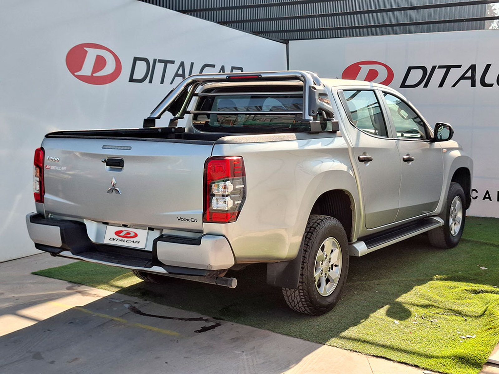 Mitsubishi L200 WORK 2024 - Foto 2 de 20