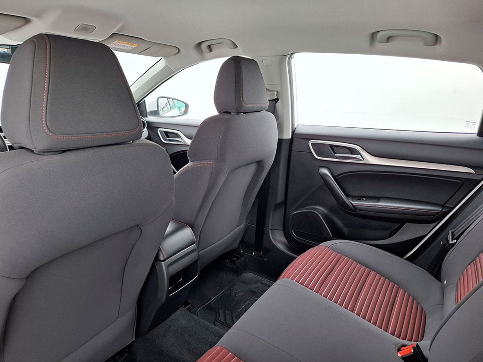 MG MG6 1.5T MT COM 2023 - Imagen 17 de 20