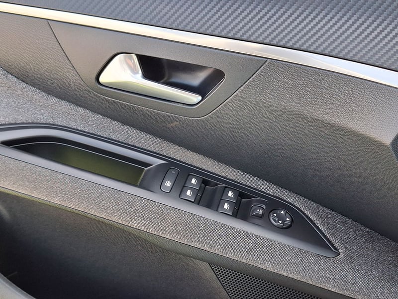 Peugeot 3008 PURETECH 1.2L 2024 - Imagen 20 de 20