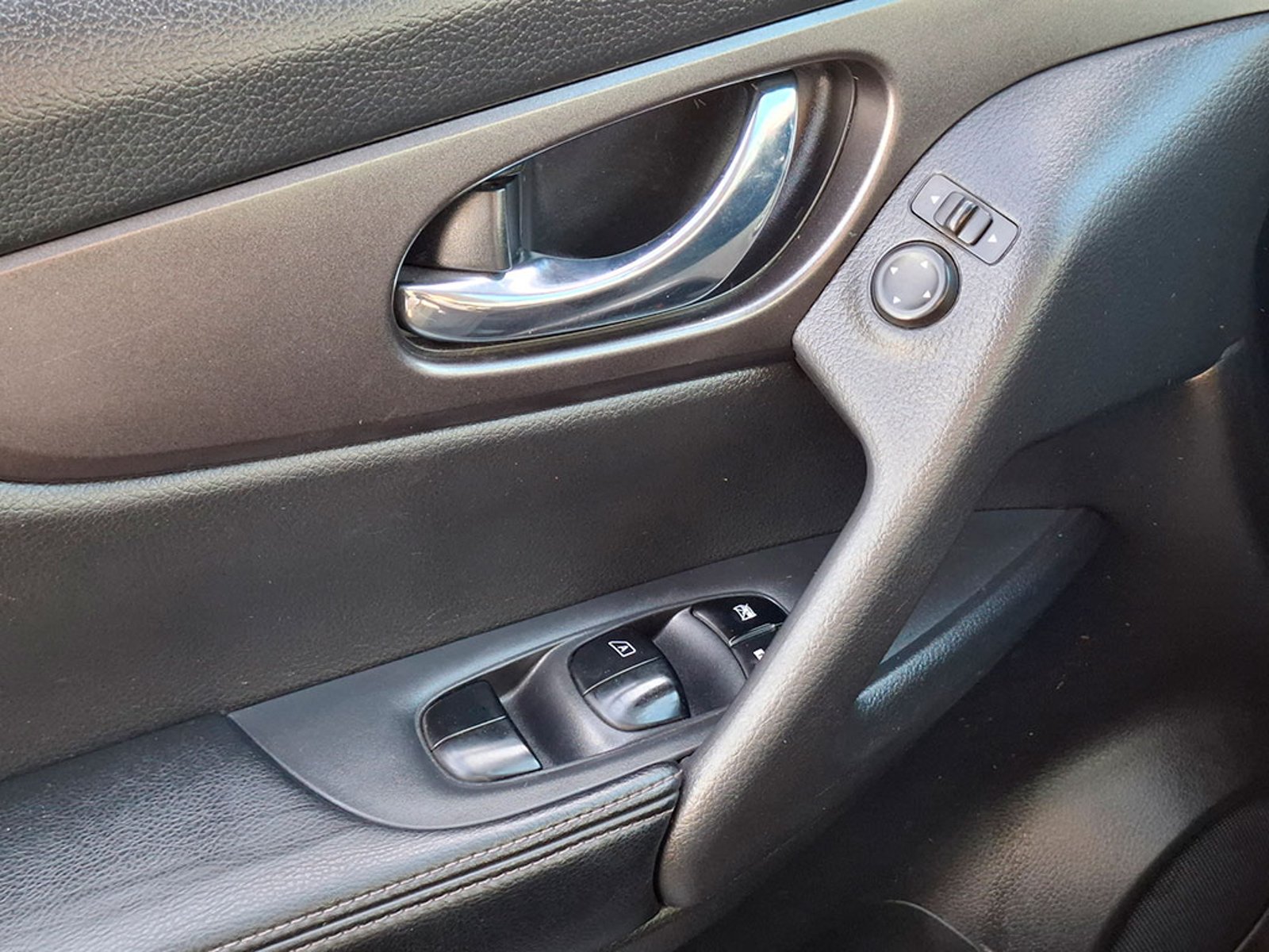 NISSAN XTRAIL SENSE 2.5 AT 2017 - Imagen 15 de 20