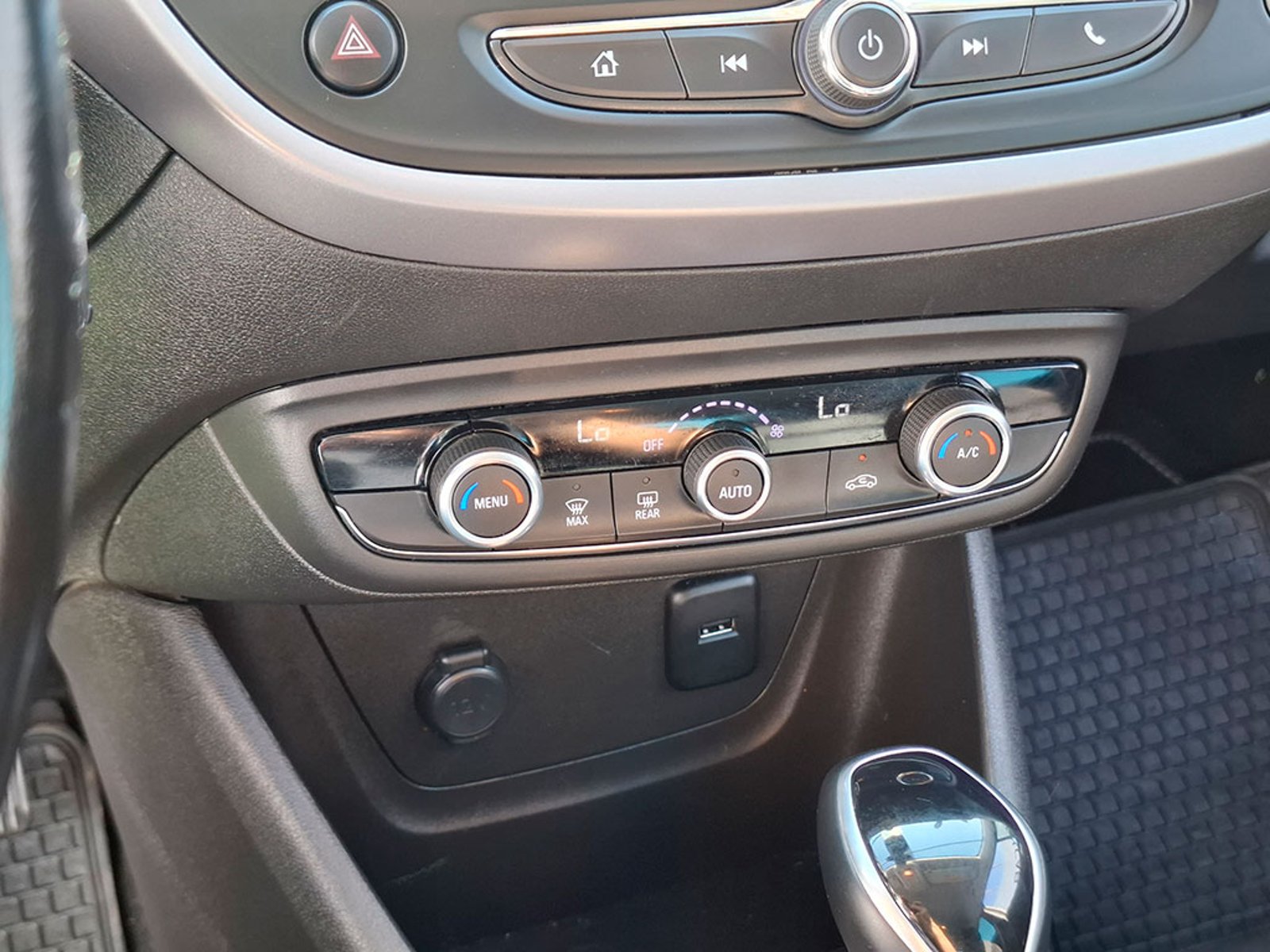 Opel CROSSLAND 1.2 AT 2023 - Imagen 16 de 20