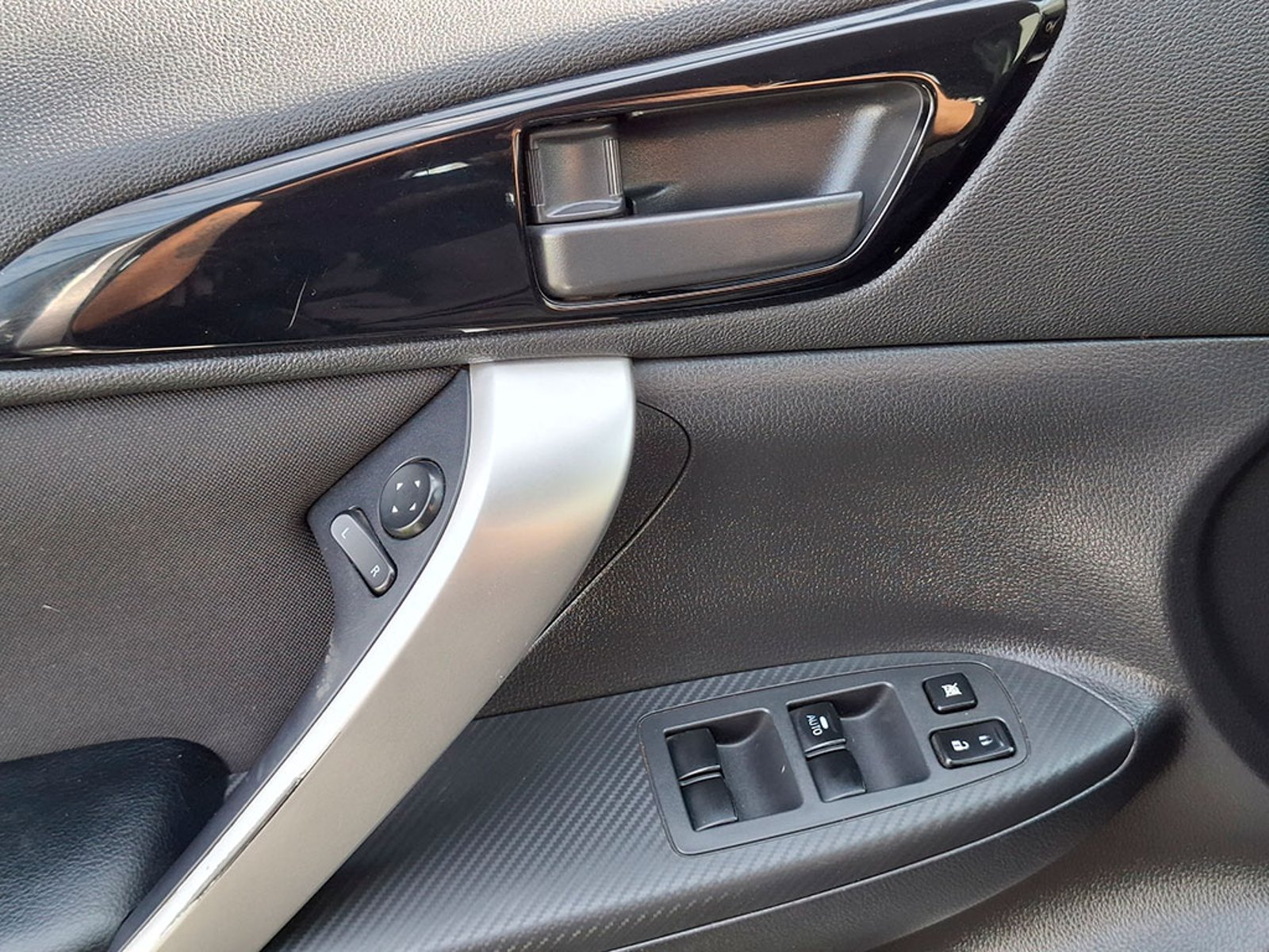 Mitsubishi ECLIPSE CROSS RX 1.5 2019 - Imagen 8 de 20