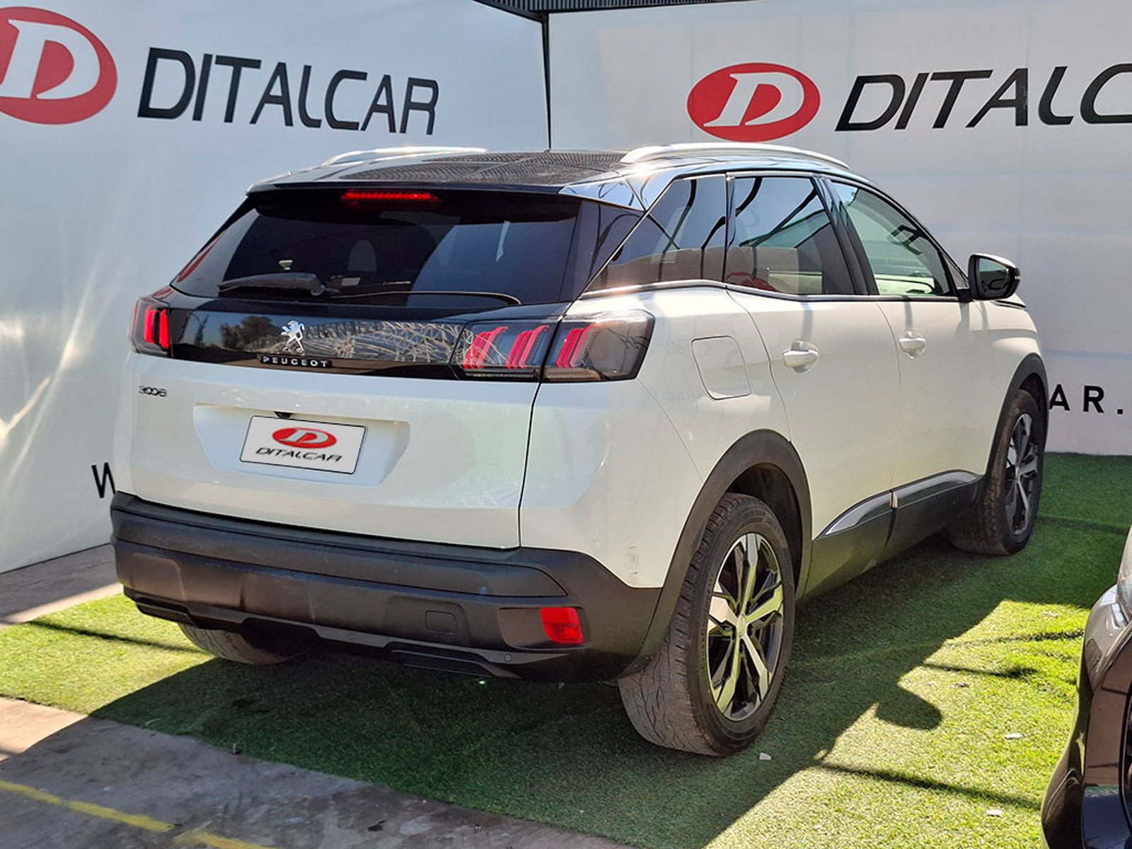 Peugeot 3008 BLUE HDI 130 1.5 2021 - Foto 3 de 20