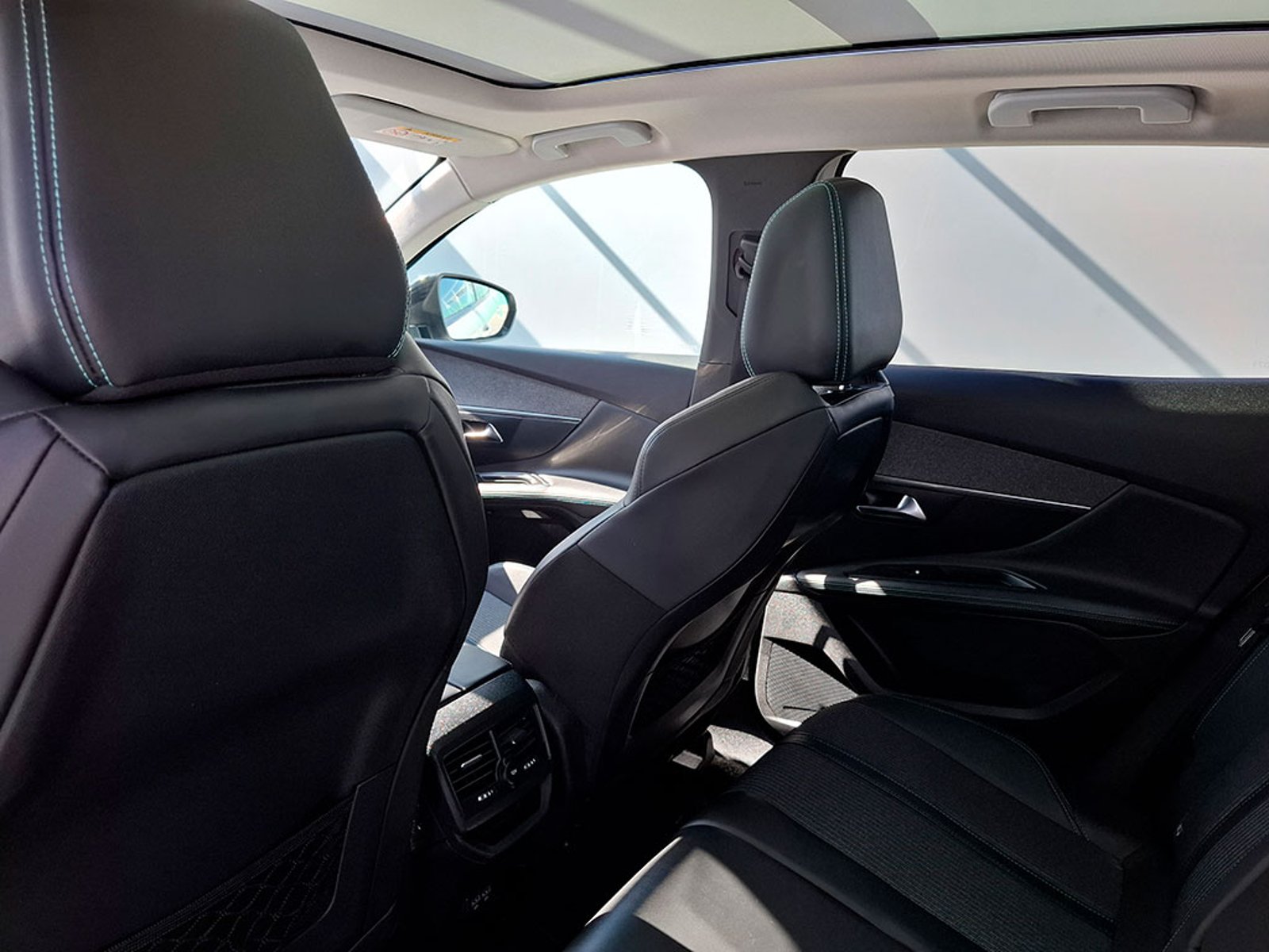 Peugeot 3008 BLUE HDI 130 1.5 2021 - Imagen 19 de 20