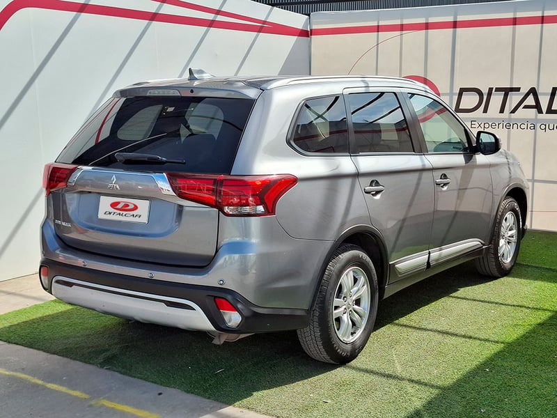 Mitsubishi OUTLANDER 2.0 2021 - Imagen 6 de 20