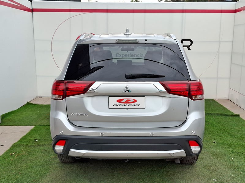 Mitsubishi OUTLANDER 2.0 2018 - Imagen 5 de 20