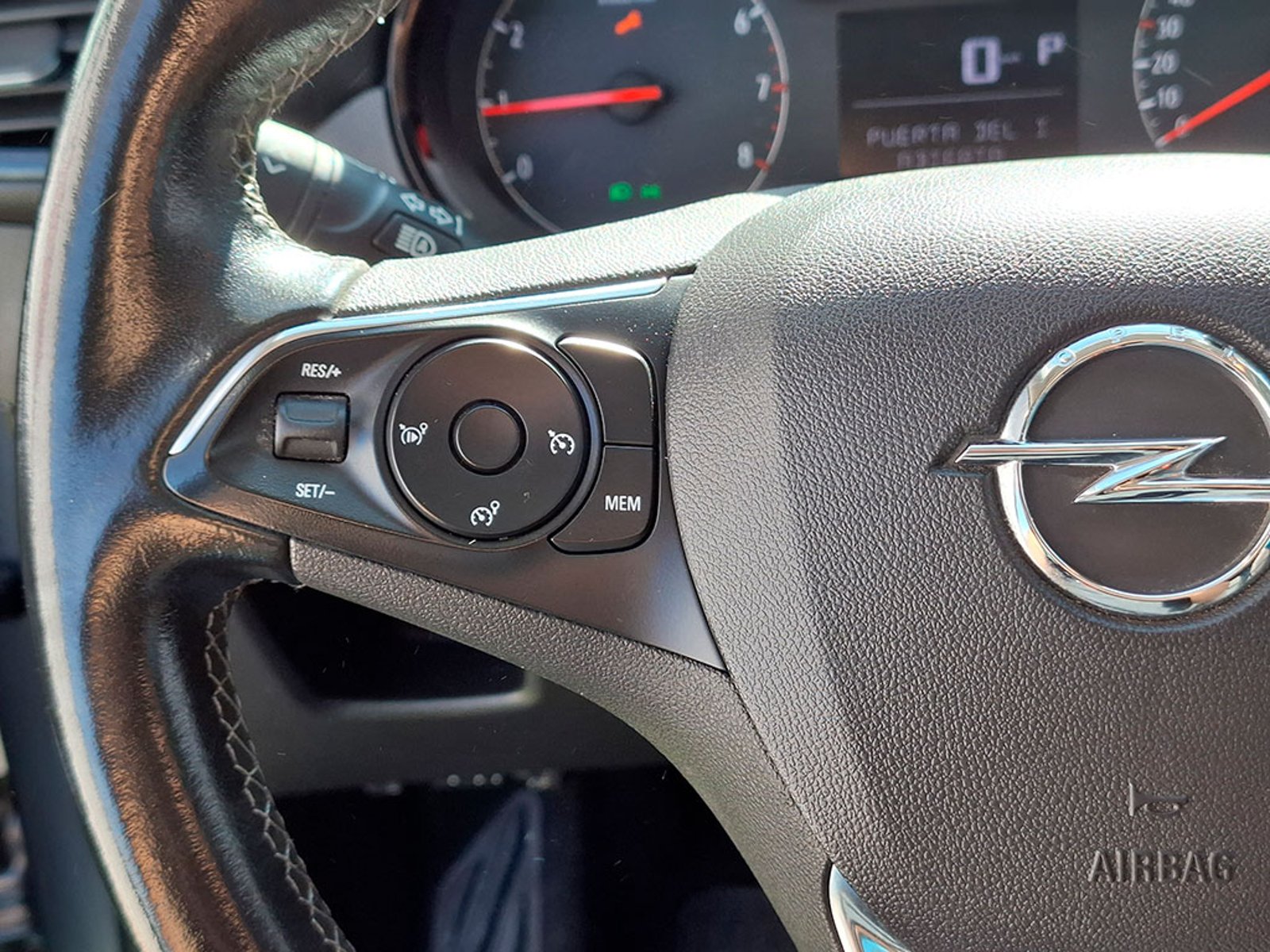 Opel CROSSLAND 1.2 AT 2023 - Imagen 11 de 20