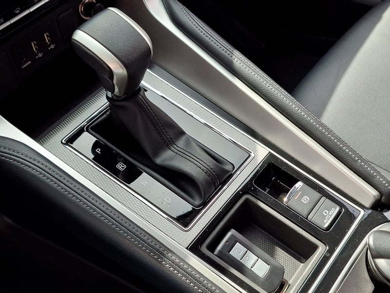 Mitsubishi NEW MONTERO SPORT 3.0 2WD AT 2025 - Imagen 17 de 20