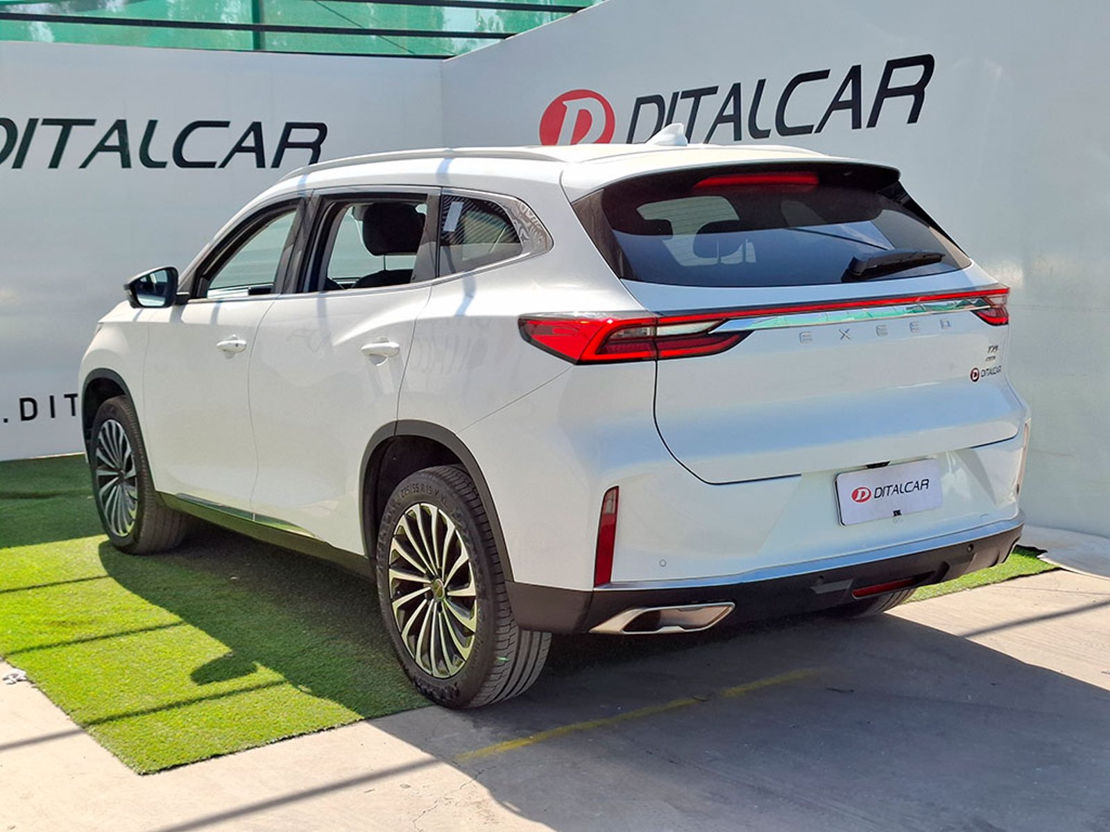 Exeed TXL 2.0T DCT UNLIMITED AWD 2023 - Foto 4 de 20