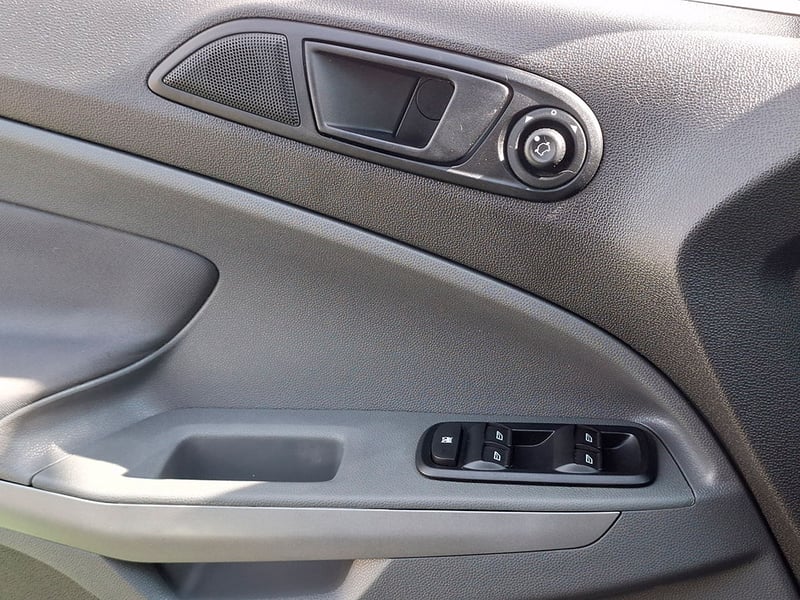 Ford ECOSPORT 2018 - Imagen 16 de 19