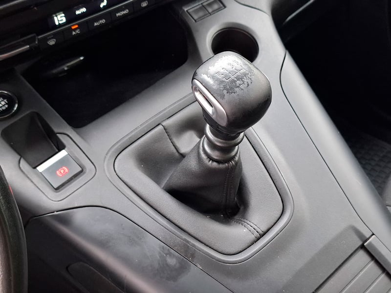 Peugeot RIFTER ALLURE BLUE HDI 4X2 1.5 2023 - Imagen 17 de 20