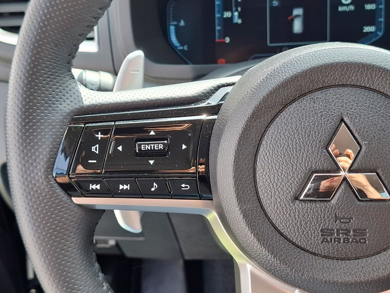 Mitsubishi NEW MONTERO SPORT 3.0 2WD AT 2025 - Imagen 11 de 20