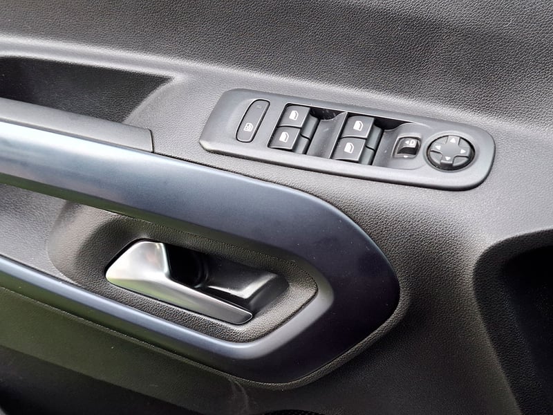 Peugeot RIFTER ALLURE BLUE HDI 4X2 1.5 2023 - Imagen 19 de 20