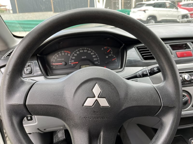 Mitsubishi LANCER 1.6 GLX 2010 - Imagen 18 de 20