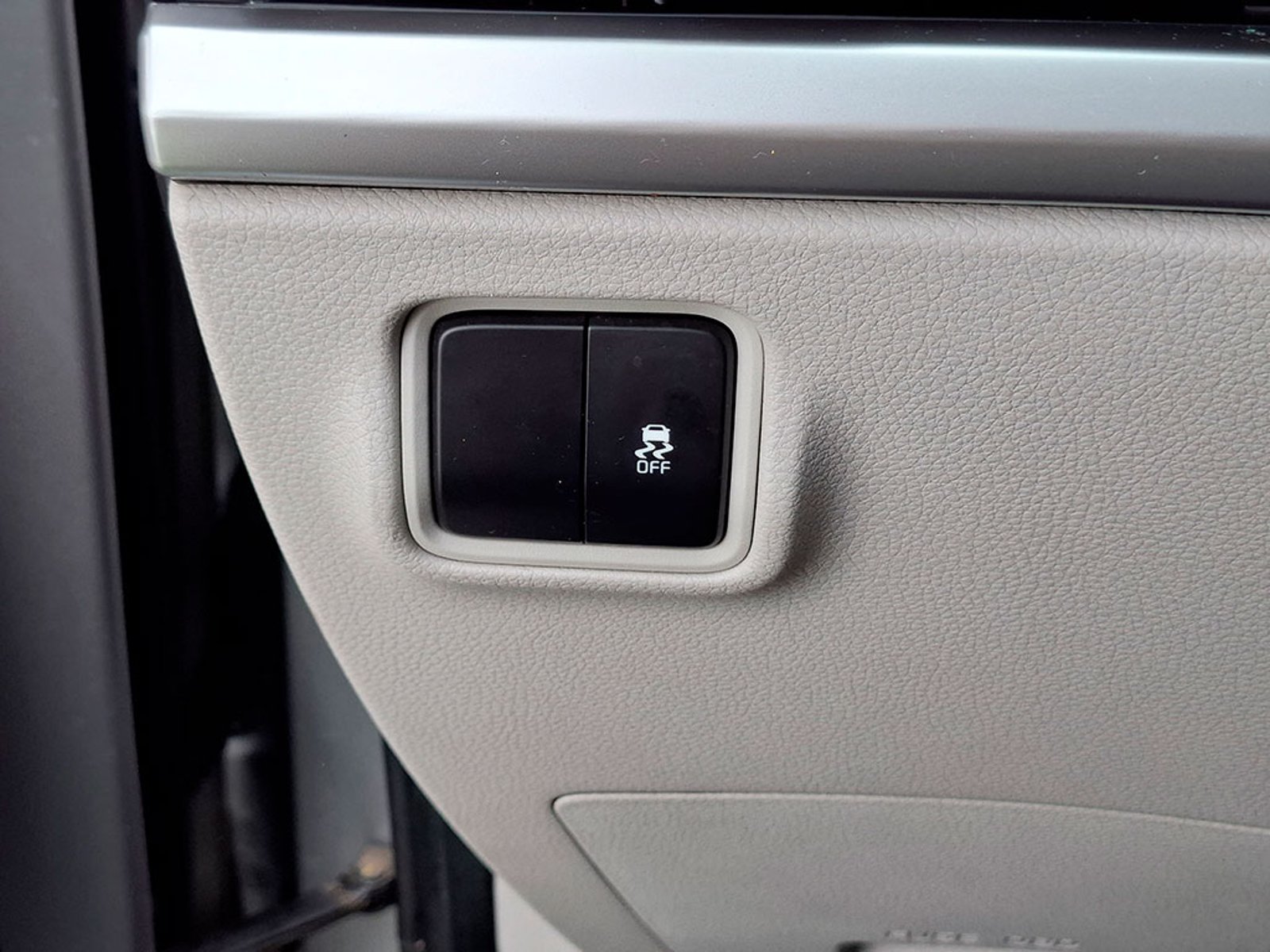 Kia CARENS LX 2.0 2023 - Imagen 15 de 20