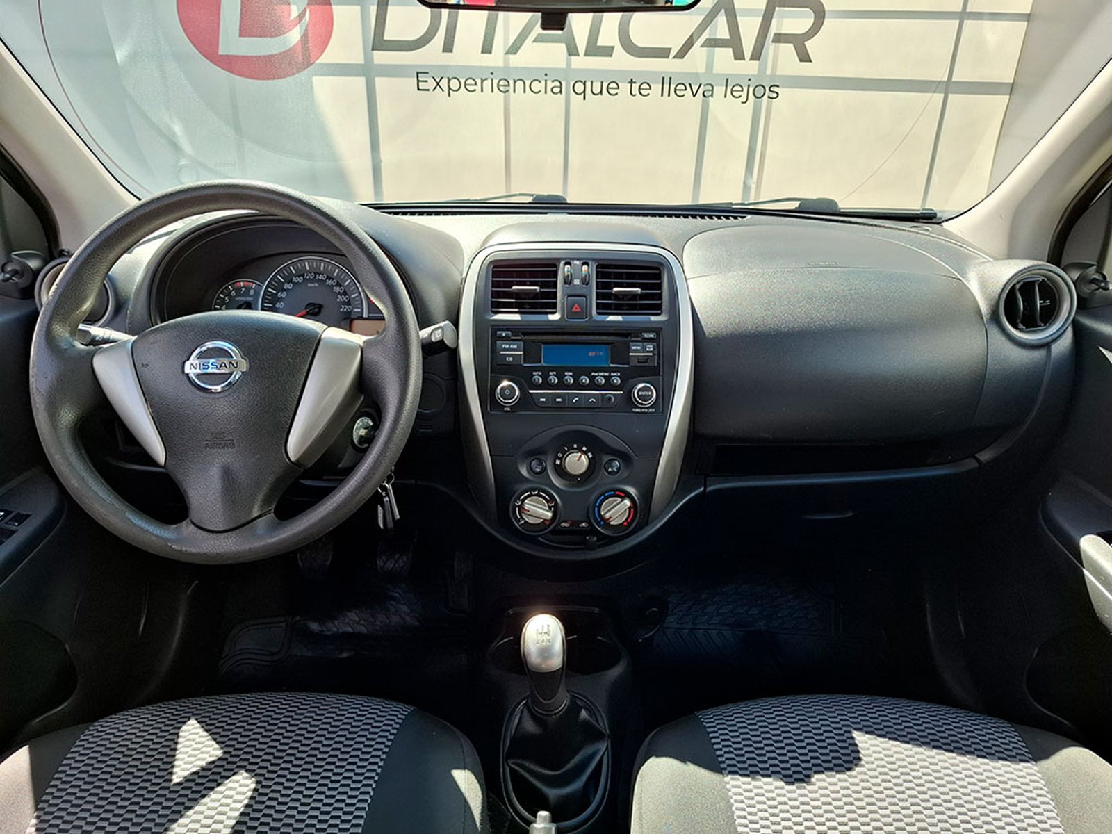 Nissan MARCH SPORT 1.6 2018 - Imagen 9 de 19