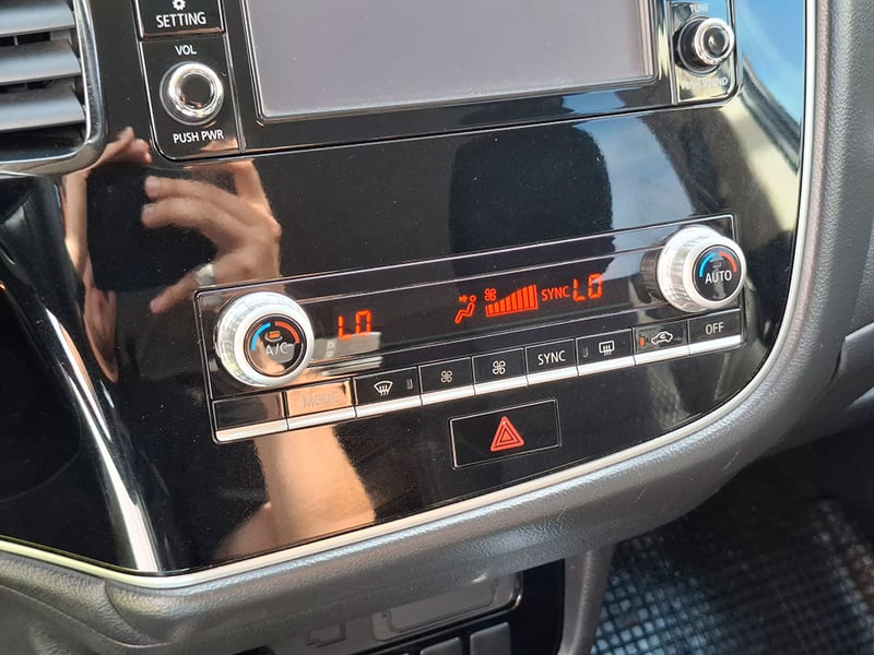 Mitsubishi OUTLANDER 2.0 2021 - Imagen 16 de 20